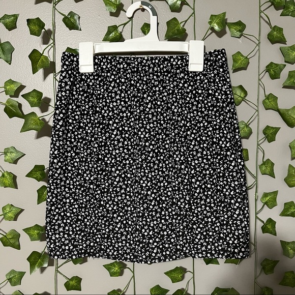 Polly & Esther Dresses & Skirts - 💗3 for $15💗 Floral Miniskirt
